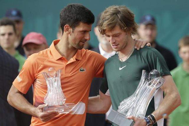 不再仅仅依 不再仅仅依