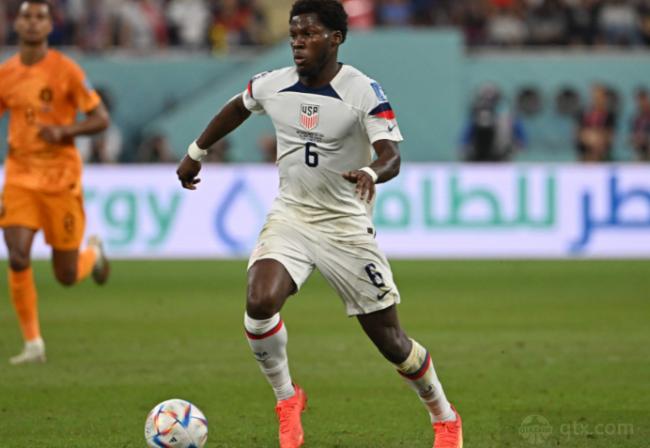 中国队跌至 中国队跌至